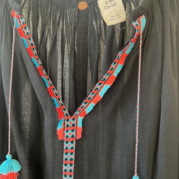 Free People Black Embroidered Blouse Sz M - Picture 5 of 7